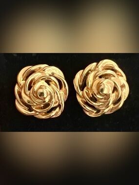 Signed Vintage Avon 80's Gold Tone Post Earrings